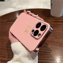Charger l'image dans la galerie, Étui de Luxe en Cuir d'Agneau Plaqué pour iPhone