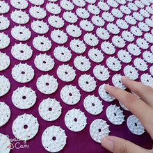 Charger l'image dans la galerie, Tapis YANTRA: massage et stimulation par aiguilles polyvalent contre douleurs et stress Massage Et Relaxation