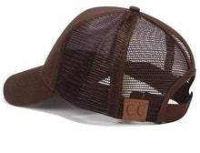 Charger l'image dans la galerie, CASQUETTE AVEC OUVERTURE POUR QUEUE DE CHEVAL - CC Label Marron - Casquettes de Baseball