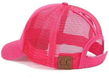 Charger l'image dans la galerie, CASQUETTE AVEC OUVERTURE POUR QUEUE DE CHEVAL - CC Label Rose Vif - Casquettes de Baseball