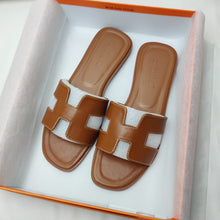 Charger l'image dans la galerie, H - Slippers | Zacht, comfortabel en trendy!
