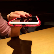 Charger l'image dans la galerie, Coque iPhone à Paillettes avec Pompon et Bracelet de Cristal
