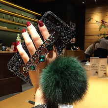 Charger l'image dans la galerie, Coque iPhone à Paillettes avec Pompon et Bracelet de Cristal
