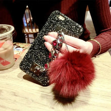 Charger l'image dans la galerie, Coque iPhone à Paillettes avec Pompon et Bracelet de Cristal
