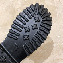 Charger l'image dans la galerie, Bottes en Cuir mi-Mollet pour femmes

