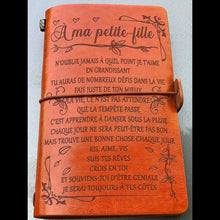 Charger l'image dans la galerie, À ma petite fille - N’oublie jamais que je t'aime- Cadeau Personnalisé - Journal vintage 
