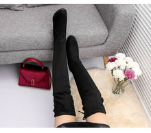 Charger l'image dans la galerie, Bottes hauteur genou en suédine pour femmes
