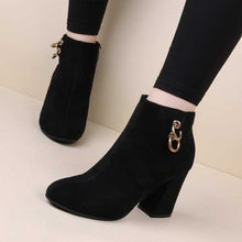 Charger l'image dans la galerie, Bottines en velours a Talon Haut
