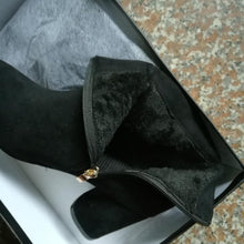 Charger l'image dans la galerie, Bottines en velours a Talon Haut
