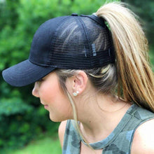 Charger l'image dans la galerie, CASQUETTE AVEC OUVERTURE POUR QUEUE DE CHEVAL - Casquettes de Baseball
