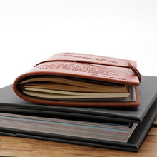 Charger l'image dans la galerie, Pour ma femme- amoureux de toi - Cadeau Personnalisé - Journal vintage 
